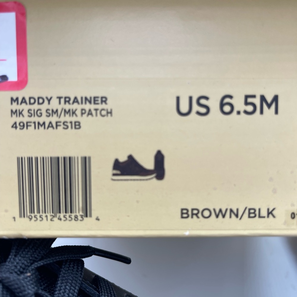 Michael Kors MADDY TRAINER MK SIG SM/MK PATCH
49F1MAFS1B Athletic Sneakers
Brown - Picture 16 of 16
